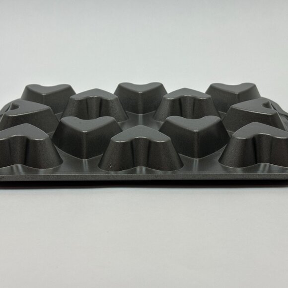 Nordic Ware Heart Tartlette Pan 12-Cup Heavy Cast Aluminum Nonstick NEW - Picture 11 of 12